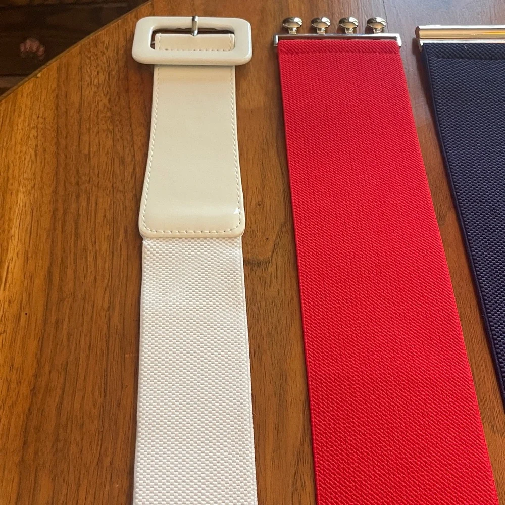Lots of stretchy belts! - Picture 3 of 6